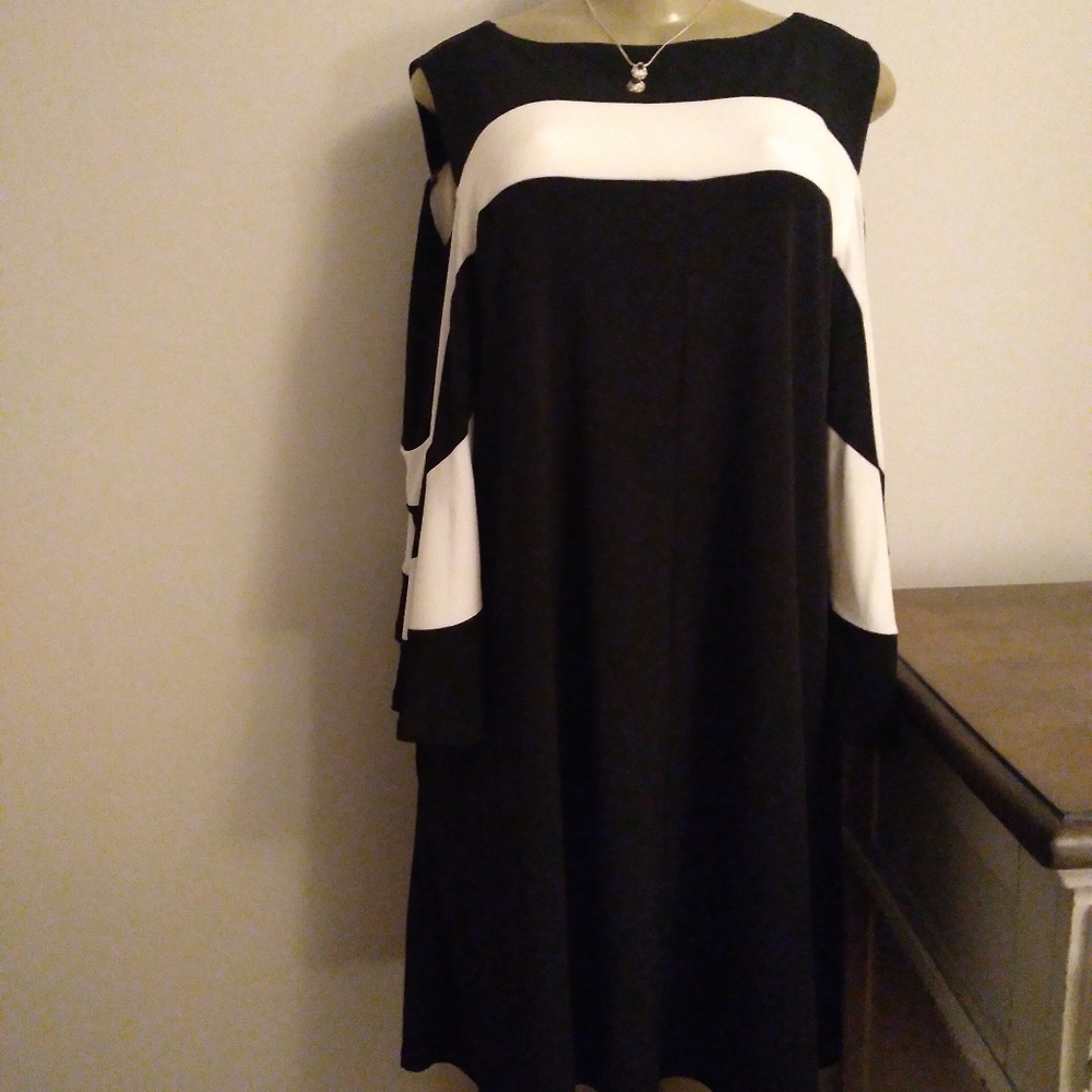 Nina Leonard open shoulder black & white dress with draped sleeves. Size:XL